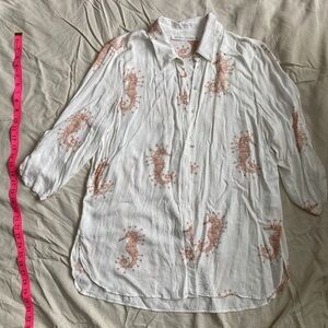 MELISSA NEPTON White Button-Up Blouse with Orange Seahorse Print